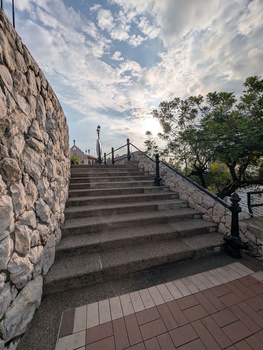 The last few steps, with the chapel in sight