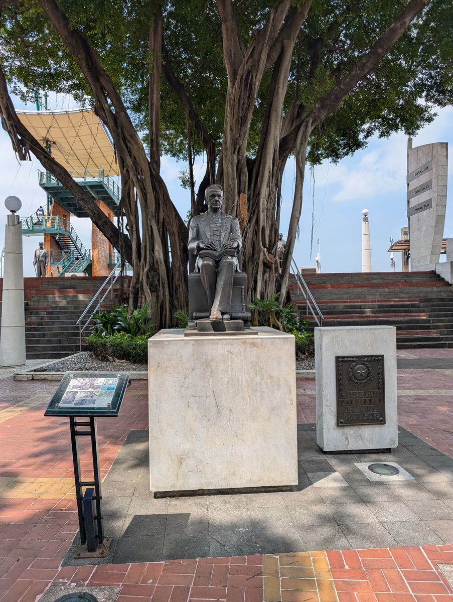 Dr. Vicente Lecuna, honorary citizen of Guayaquil, under a fig tree
