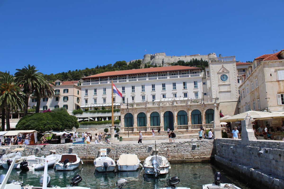 The harbor and the old town