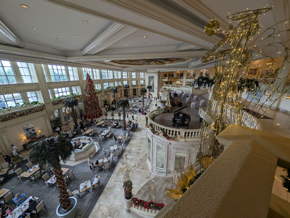The lobby from upstairs