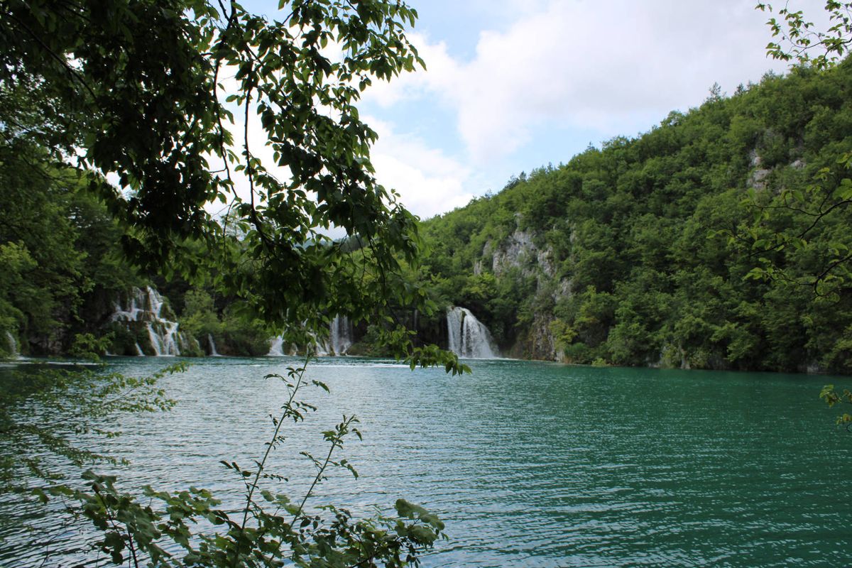 Falls feeding a lake