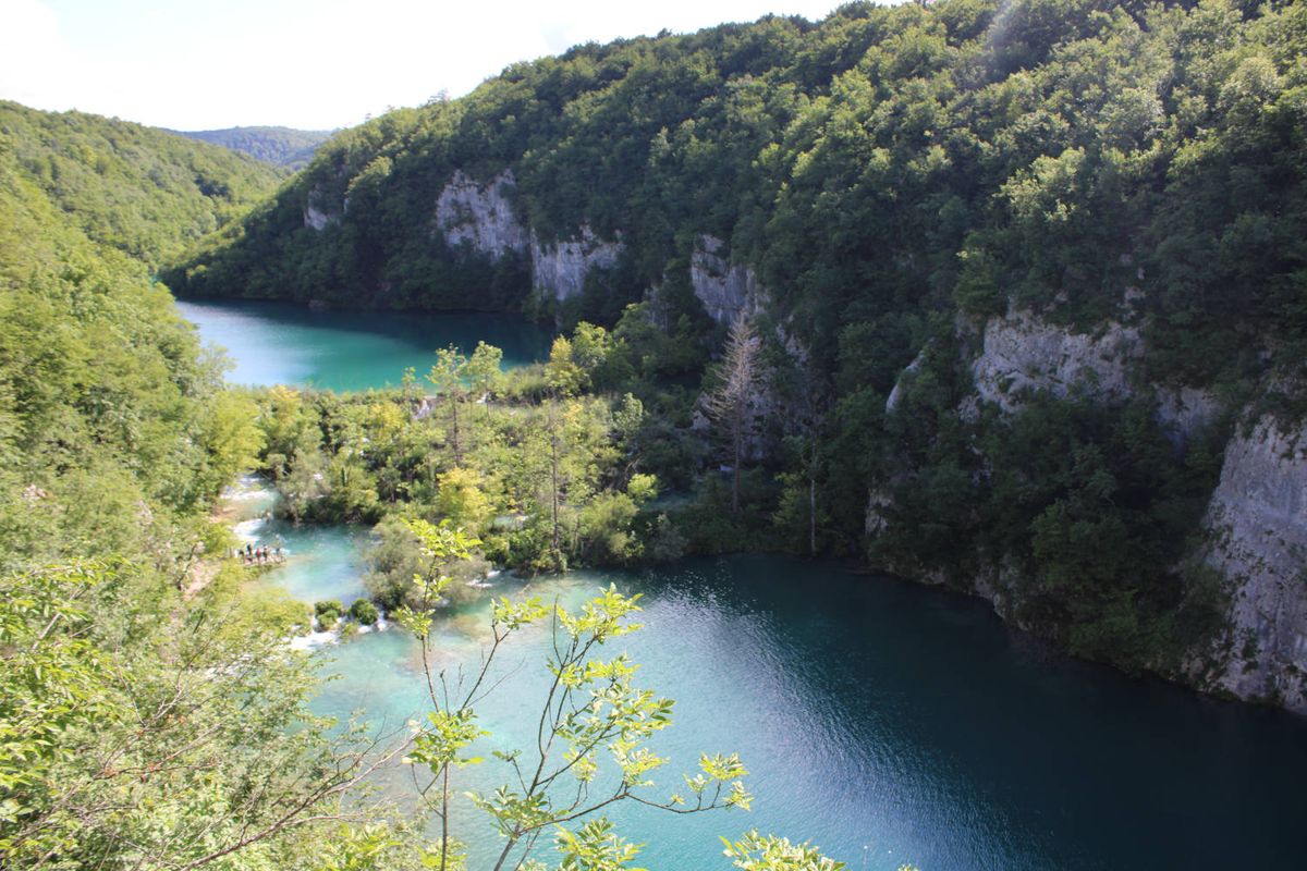 Turquoise lakes below the cliffs