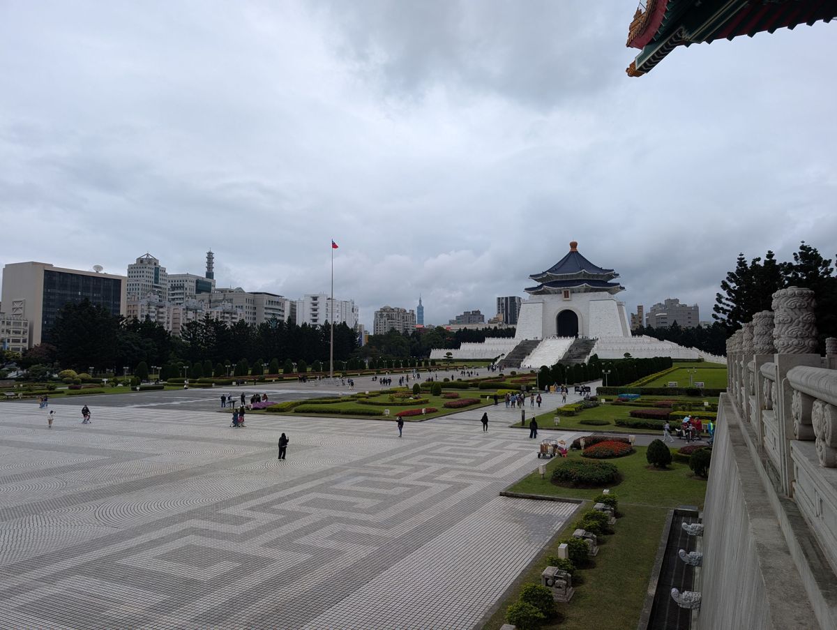 From the side gallery, with Taipei 101 on the skyline
